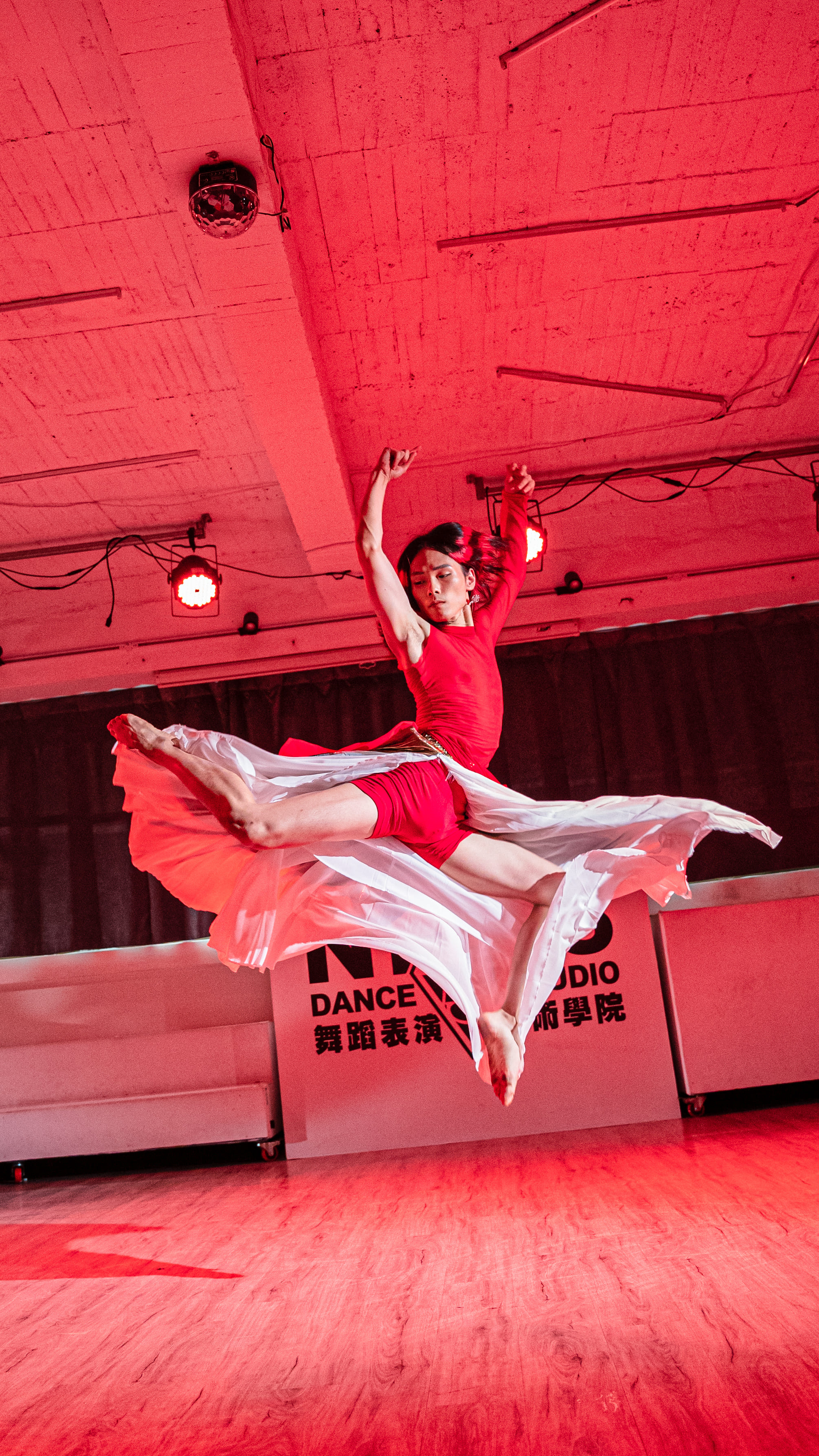 尼亞斯舞蹈表演藝術學院的師資介紹圖片